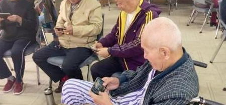 老大爷玩游戏,老大爷的欢乐游戏时光(图3)