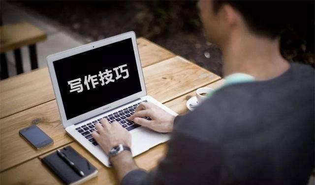 这款软件上面就是丰富多样的写作模板,随时随地都可以使用这款软件来进行线上创