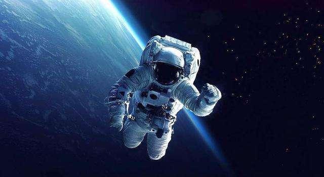 现代太空空	