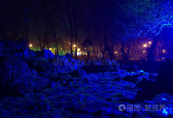 夜临月关峰_夜峰_峰夜小说