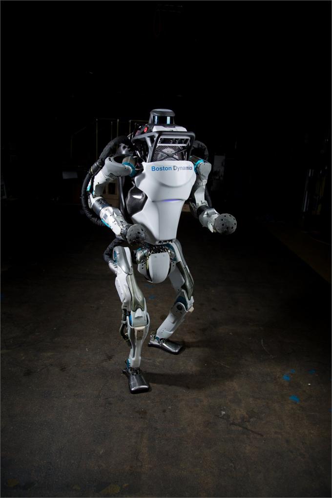 未来已来：殇之机器人阿木木，改变生活方式，开启人机共融时代