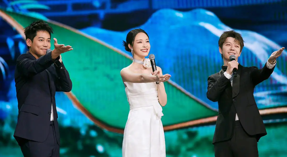 奈奈衣服_奈奈是谁_大场奈奈