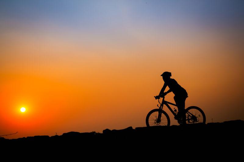 世界自行车日-骑上自行车，畅游世界！解锁自由与快乐