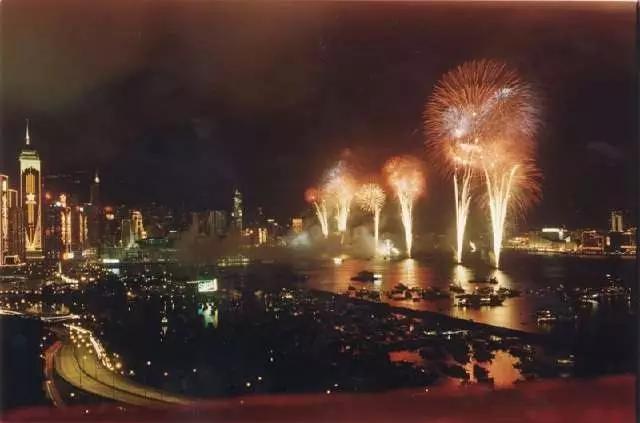 1997年7月1日-1997 年 7 月 1 日，香港回归祖国怀抱，那一夜的激动与自豪