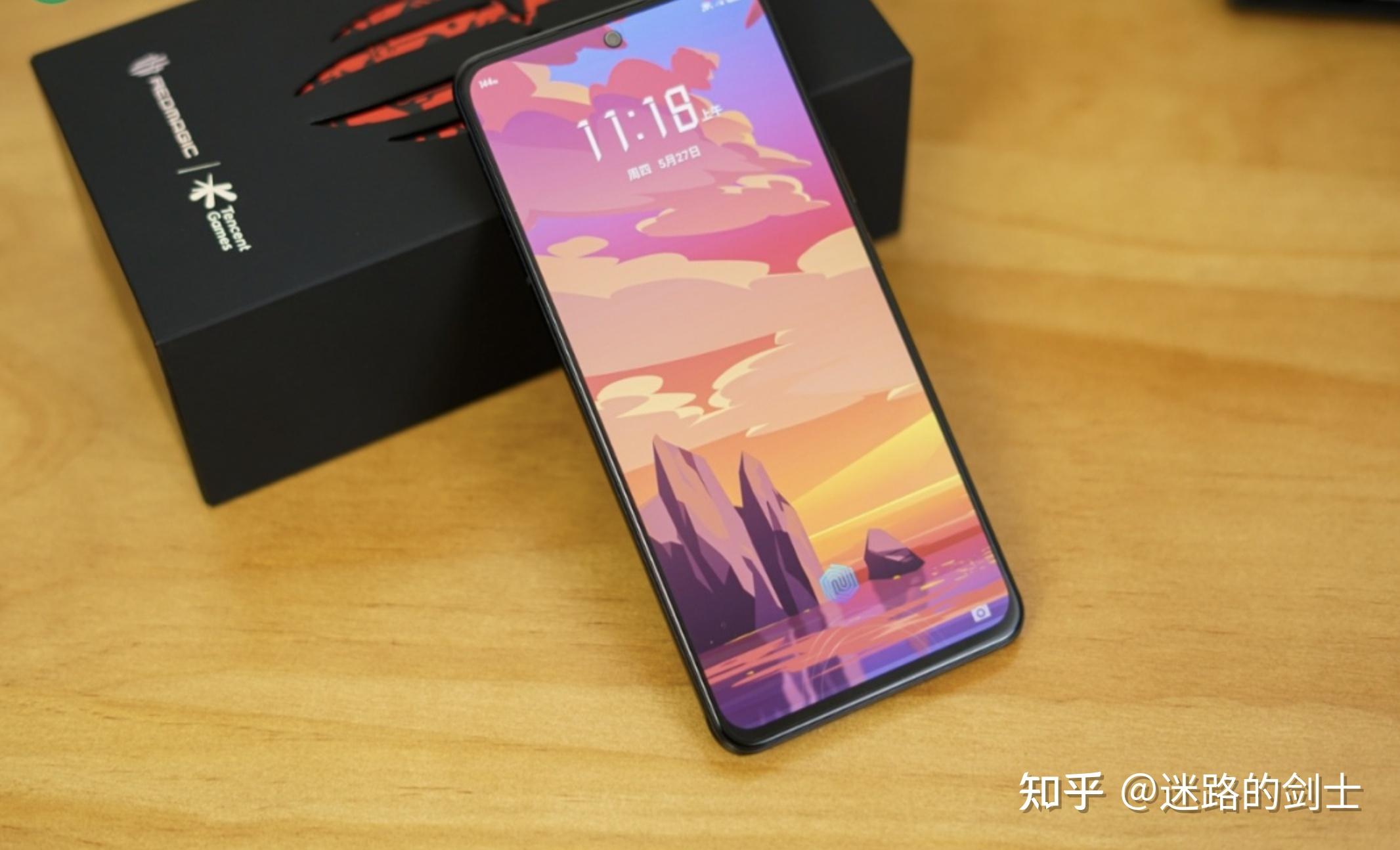 游戏手机推荐价格不限的-游戏手机狂欢盛宴：ROG Phone5、黑鲨 4Pro、红魔 6Pro 震撼来袭