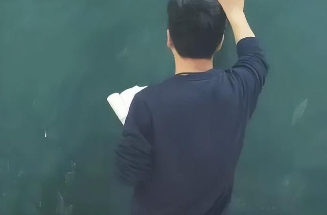一百元的二手游戏手机-仅百元的二手游戏手机，为何能让我找回童年游戏厅的快乐？