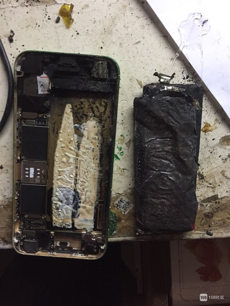 小孩玩手机游戏手机爆炸_小孩打游戏手机爆炸_手机爆炸小孩玩游戏怎么处理