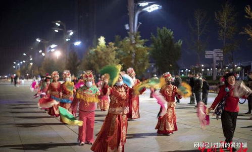 在夜里跳舞,夜幕下的舞动人生——在夜里跳舞的奇妙体验(图6)