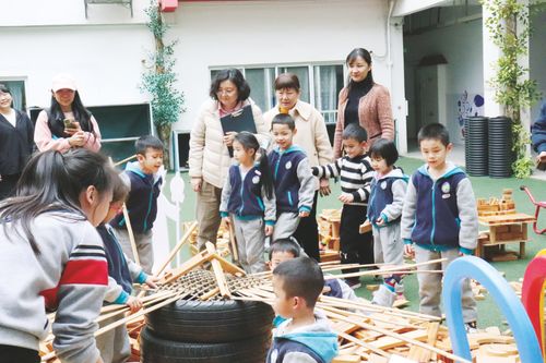 安吉游戏中幼儿,幼儿自主探索与成长的乐园(图1)