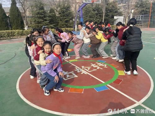 操场游戏小学,童年的欢乐时光(图1)