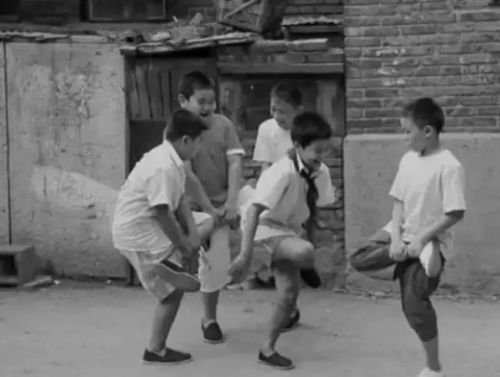 孩子游戏斗鸡,培养孩子团队协作与策略思维的趣味之旅(图1) 孩子游戏斗鸡,培养孩子团队协作与策略思维的趣味之旅(图1)