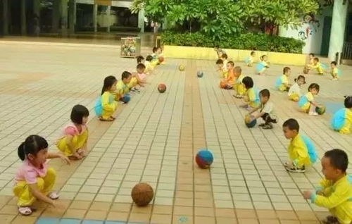 小班课间游戏,促进幼儿全面发展与快乐时光(图3) 小班课间游戏,促进幼儿全面发展与快乐时光(图3)