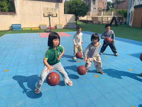 幼儿园投篮游戏,培养幼儿协调能力与团队精神的快乐时光(图2) 幼儿园投篮游戏,培养幼儿协调能力与团队精神的快乐时光(图2)