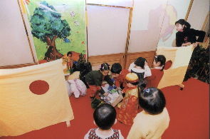 亲子划船游戏,体验快乐时光”