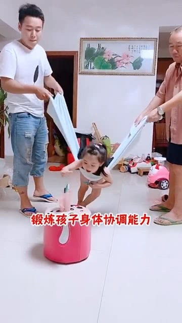 婴儿摆钟游戏,探索宝宝认知发展的奇妙之旅(图2) 婴儿摆钟游戏,探索宝宝认知发展的奇妙之旅(图2)