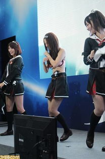 扒美女之衣服游戏(图1) 扒美女之衣服游戏(图1)